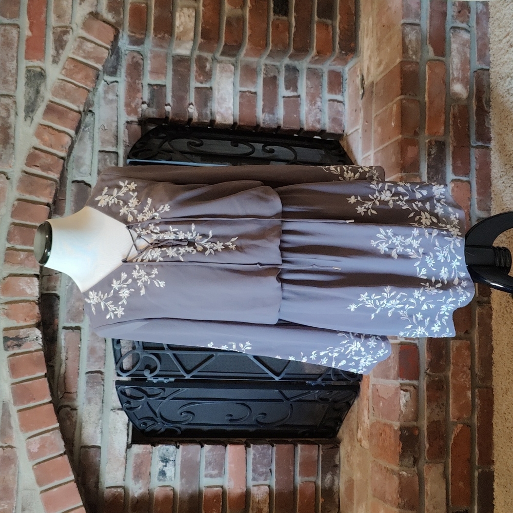 White House Black Market gray dress size 4